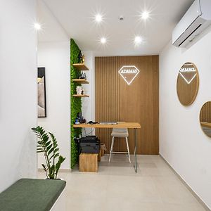 Adamas Apartment , Rooms And Suite